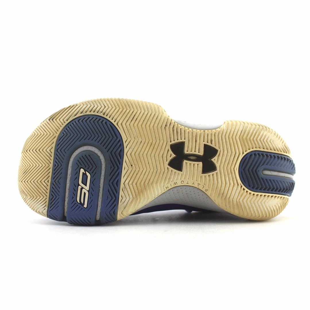 UNDER ARMOUR  UA SC 3ZERO III Under Armour trainer close-ups