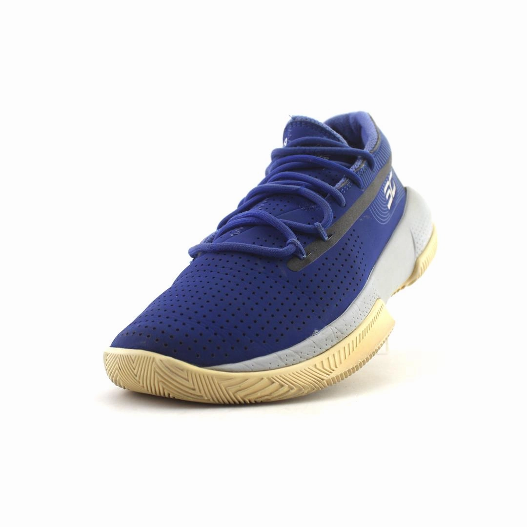 UNDER ARMOUR  UA SC 3ZERO III Under Armour trainer close-ups