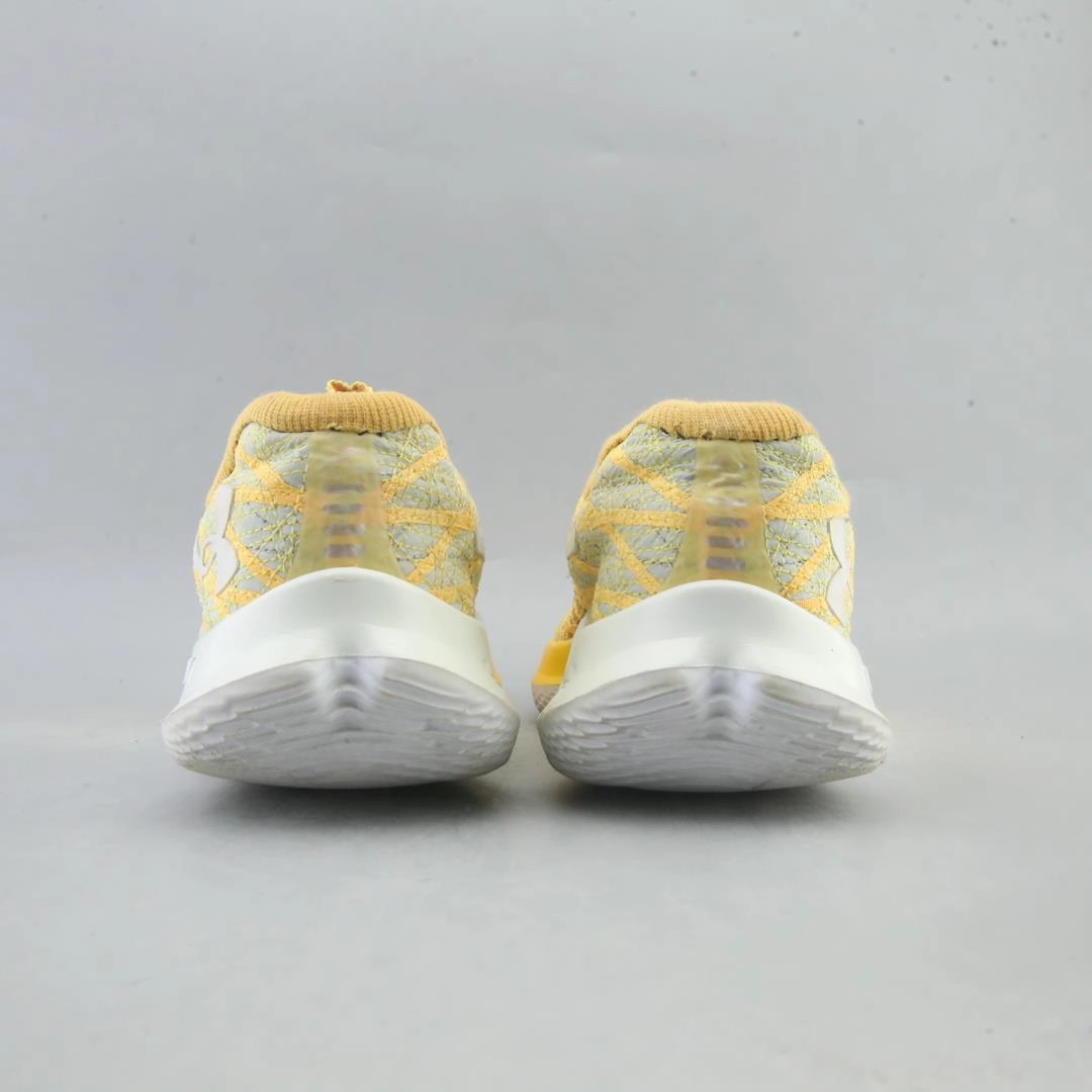 UNDER ARMOUR VELOCITI ELITE 2 Under Armour trainer close-ups