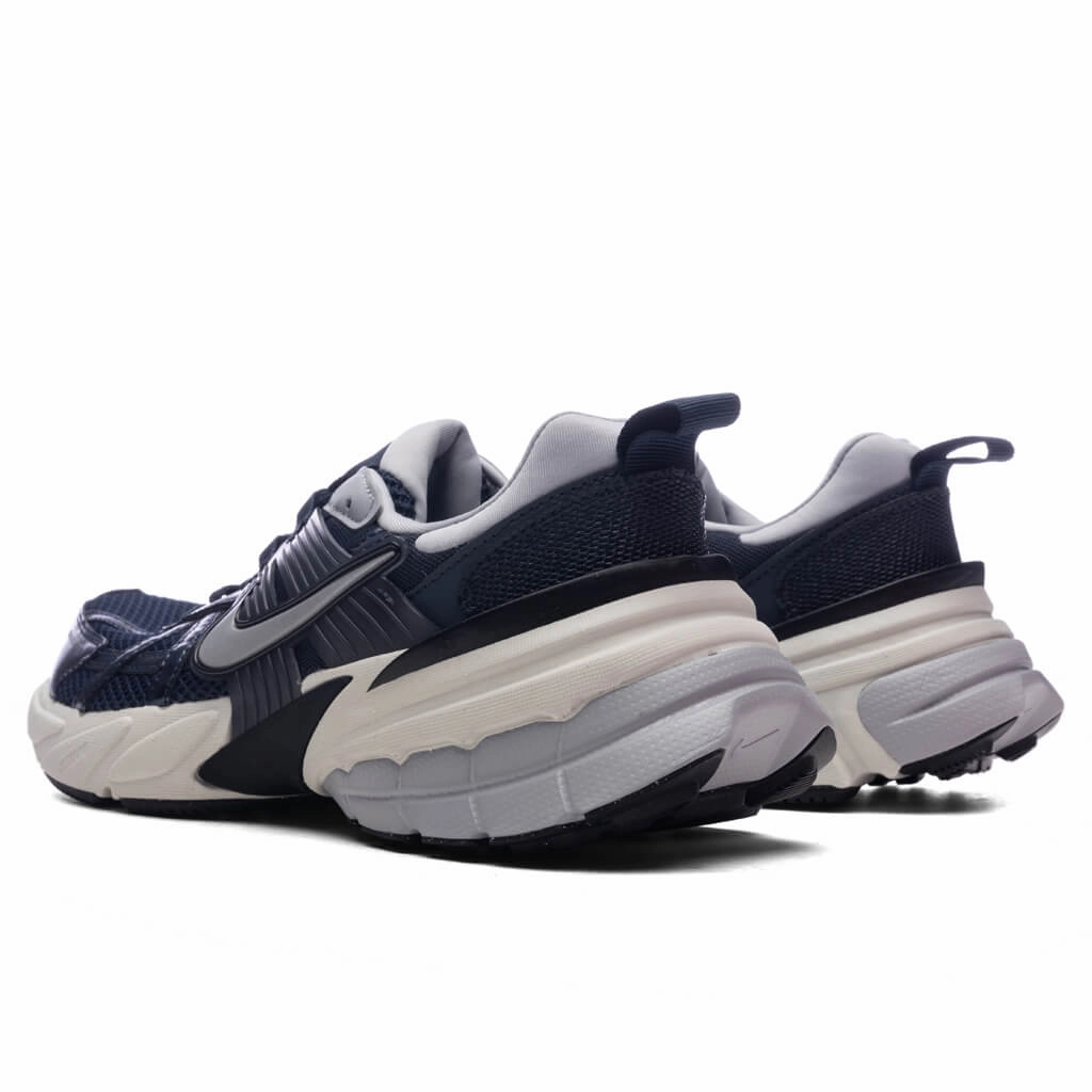 V2K Run - Obsidian/Obsidian/Thunder Blue/Wolf Grey Nike Bold Logo Sneakers