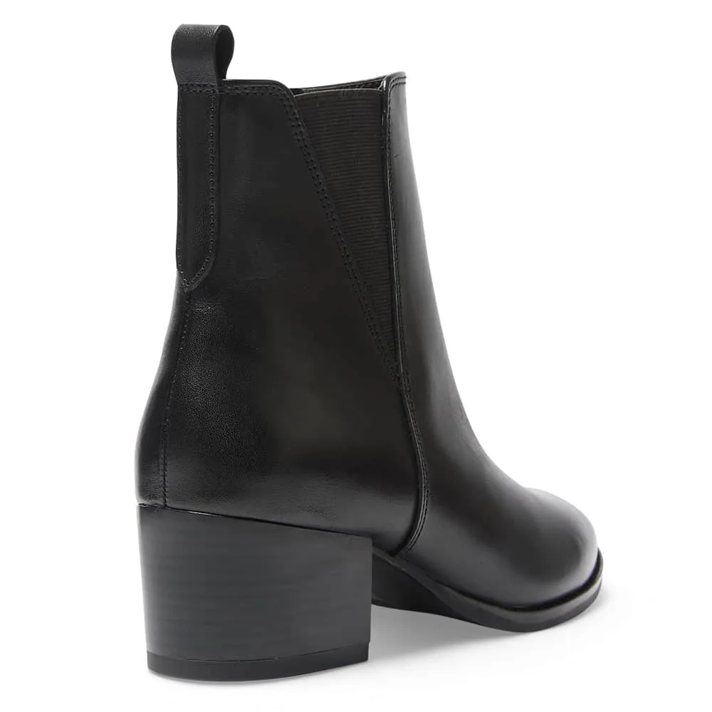Venus Boot in Black Leather