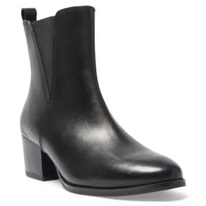 Venus Boot in Black Leather