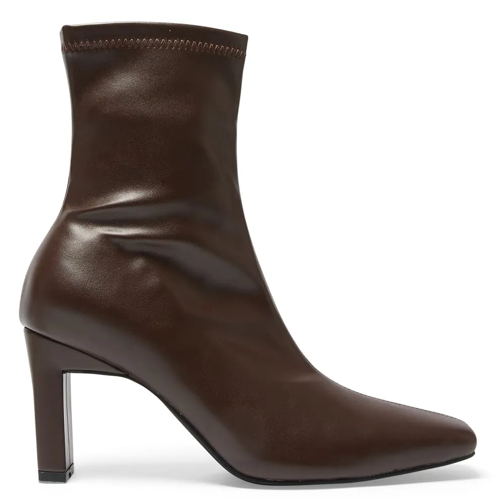 Vista Boot in Chocolate Smooth