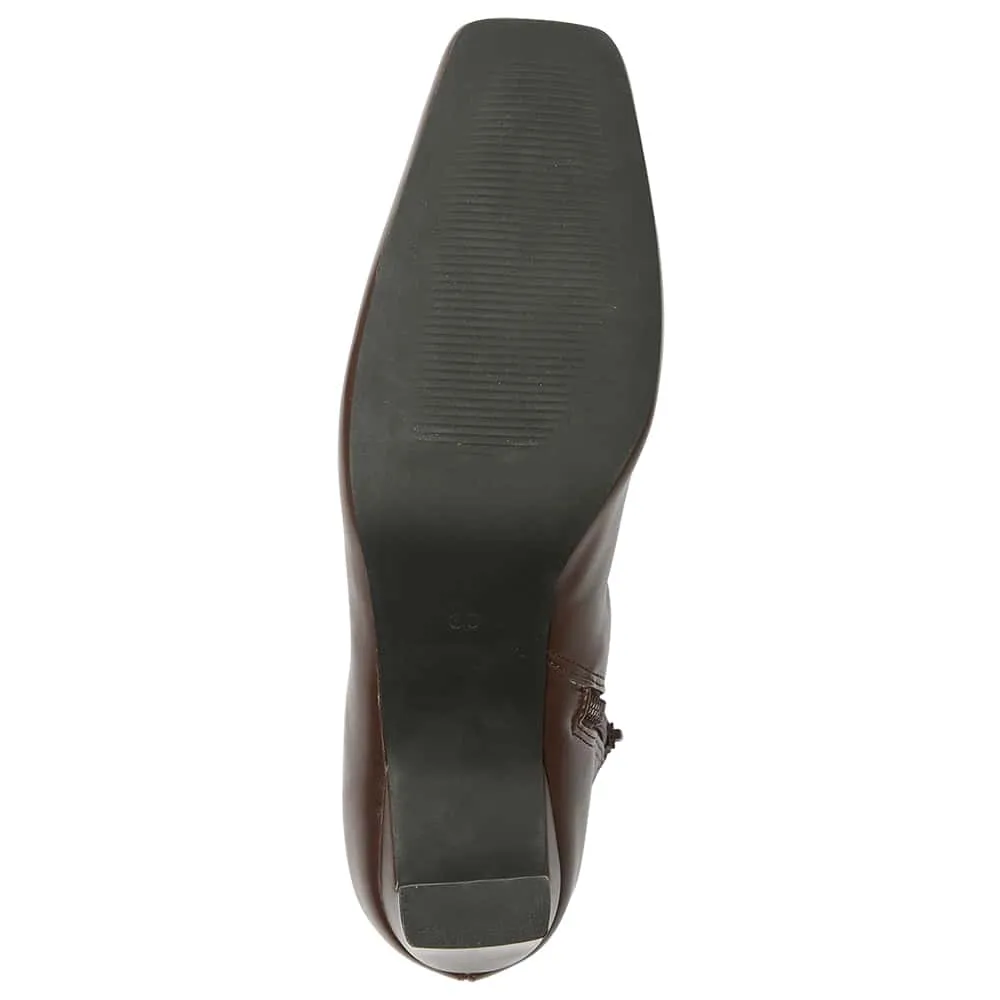 Vista Boot in Chocolate Smooth