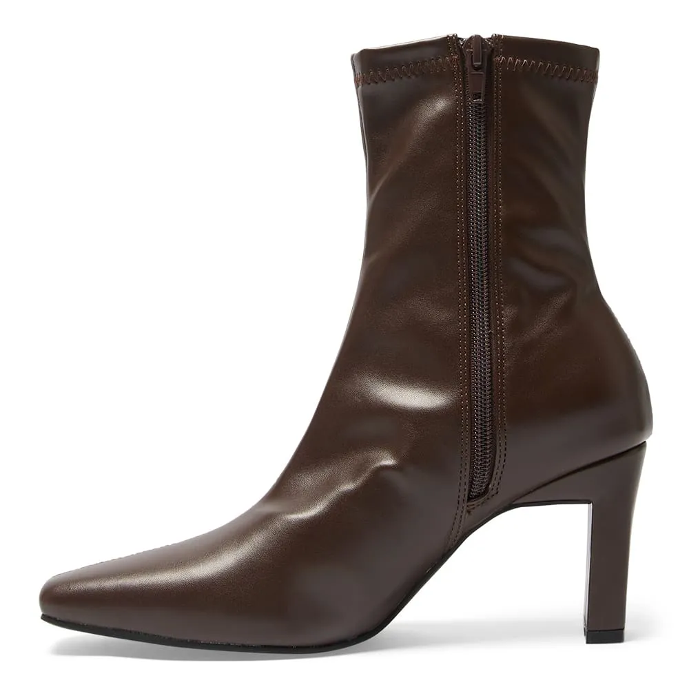 Vista Boot in Chocolate Smooth