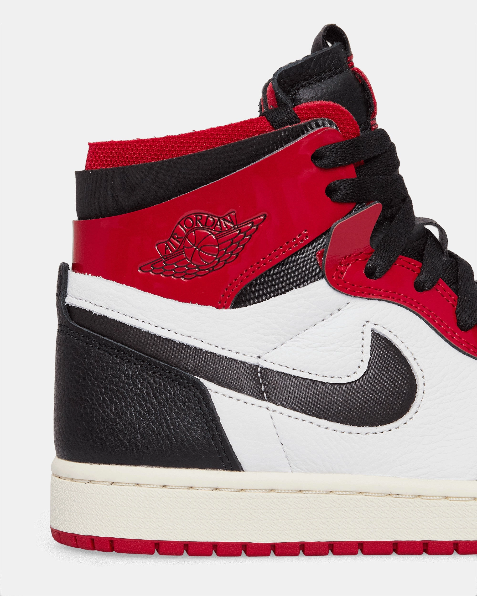 WMNS Air Jordan 1 Zoom Air CMFT Sneakers Red Stable Running
