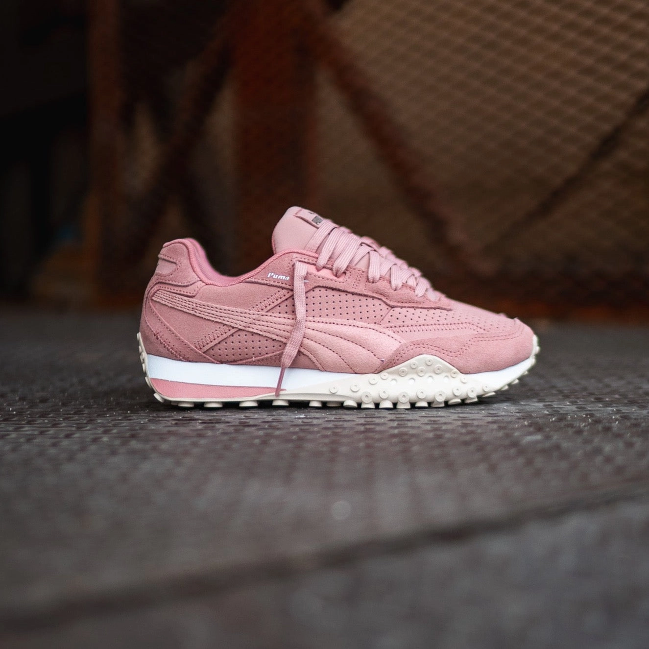 Women Puma Blacktop Rider (Future Pink/Alpine Snow) Puma athletic shoe visuals
