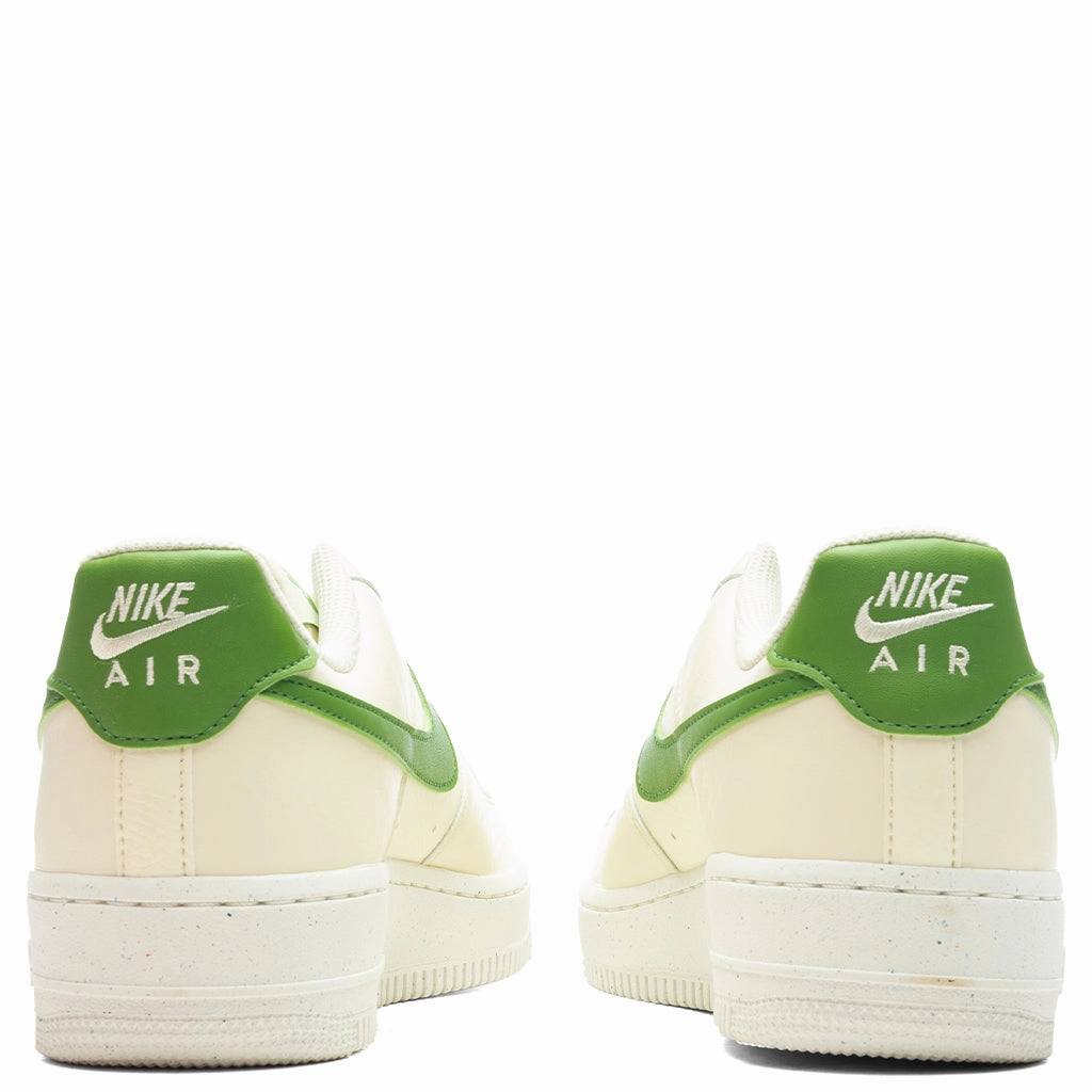 Women's Air Force 1 '07 SE - Coconut Milk/Chlorophyll/Sail/Volt Nike trainers with responsive foam