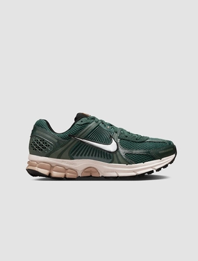 WOMEN'S NIKE ZOOM VOMERO 5 "VINTAGE GREEN" Nike lifestyle shoes with signature style