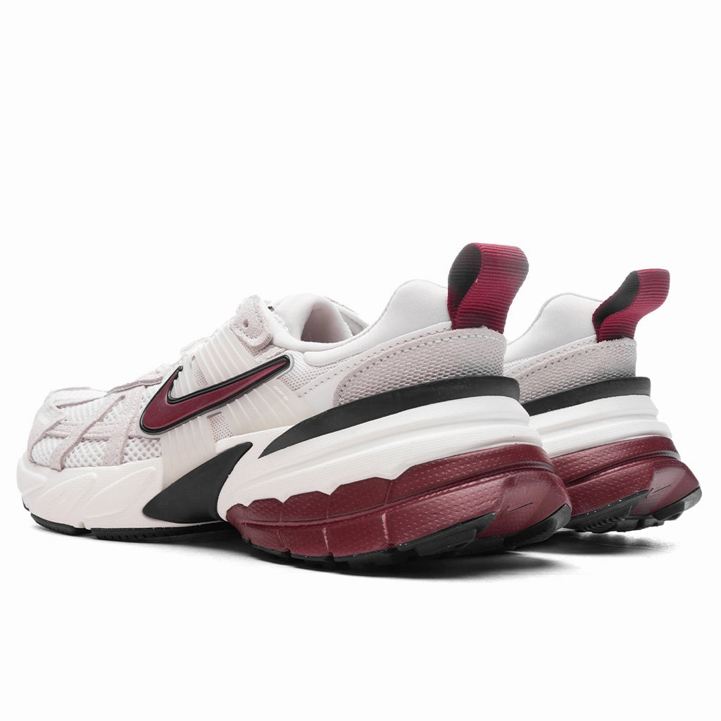 Women's V2K Run SE - White/Team Red/Black Nike Bold Logo Sneakers