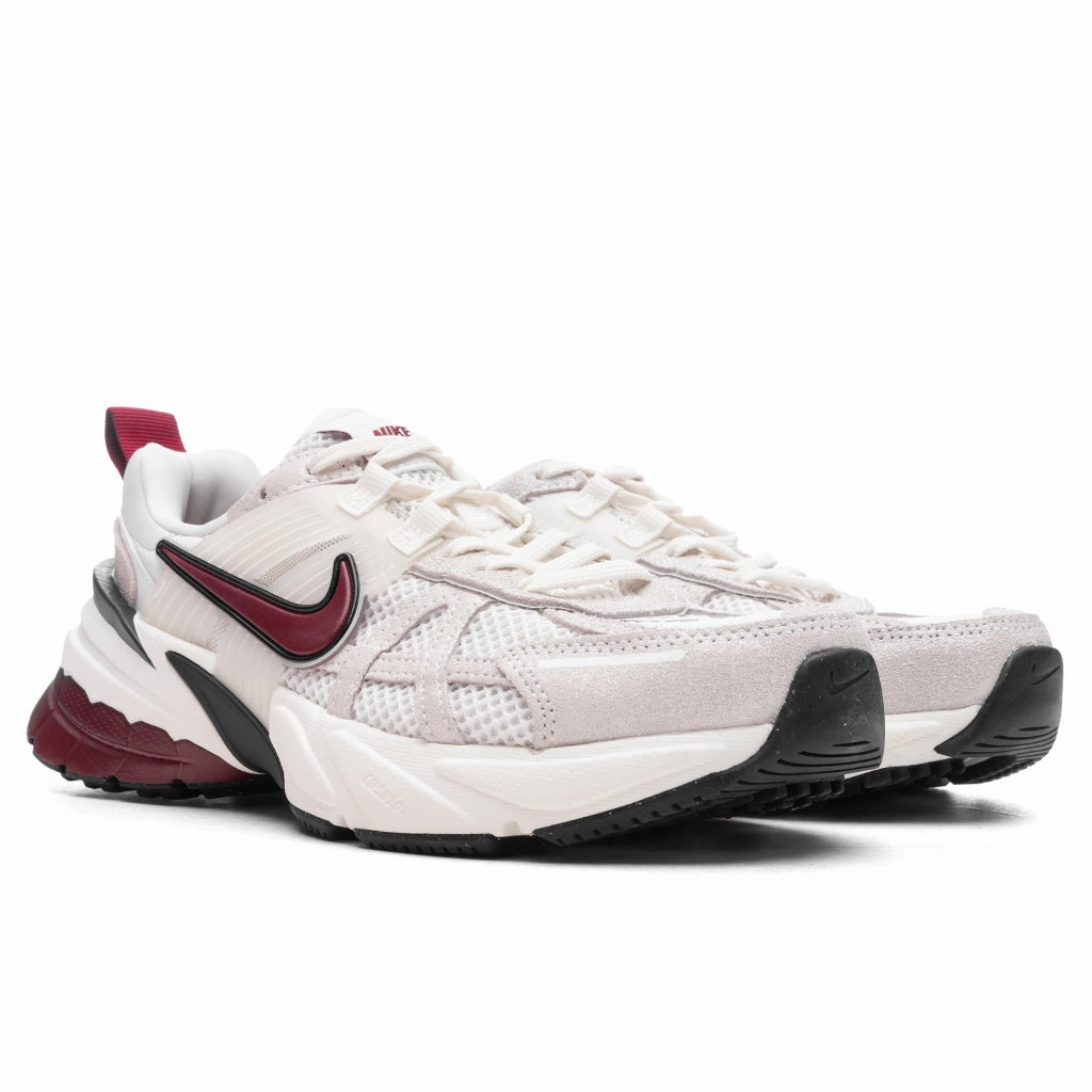 Women's V2K Run SE - White/Team Red/Black Nike Bold Logo Sneakers