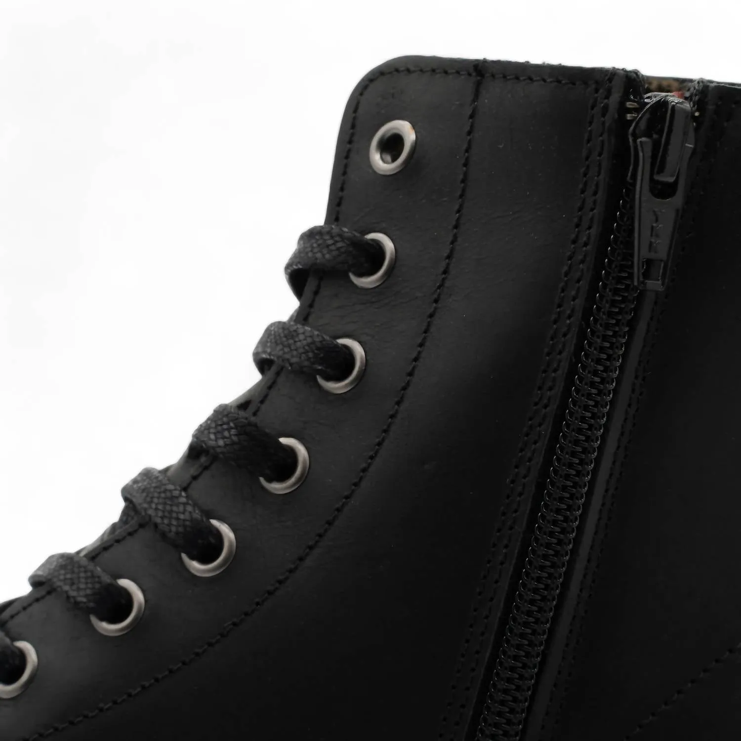 Women's Brixton Boots In Black