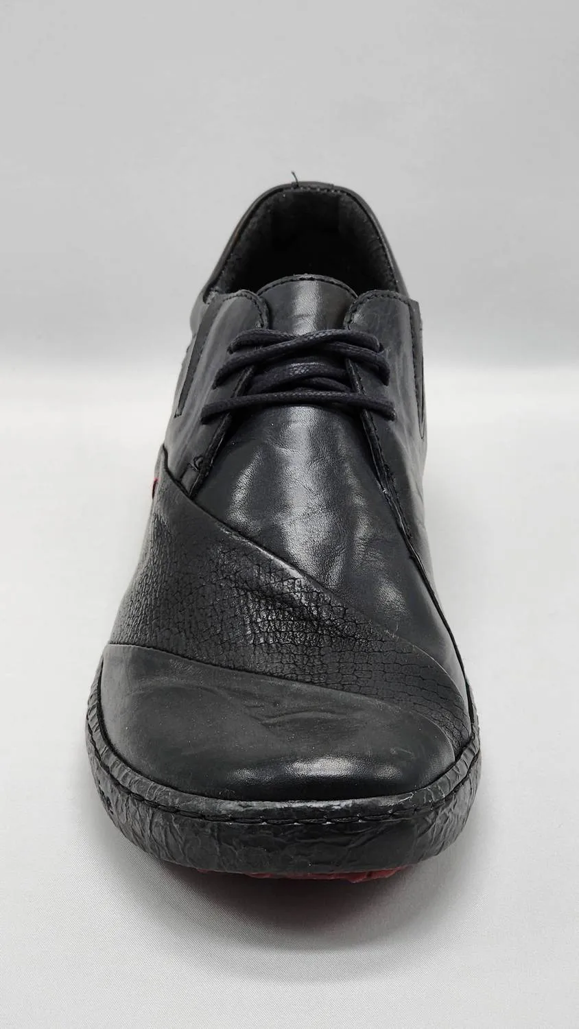 Women's Classic Leather Shoes In Black