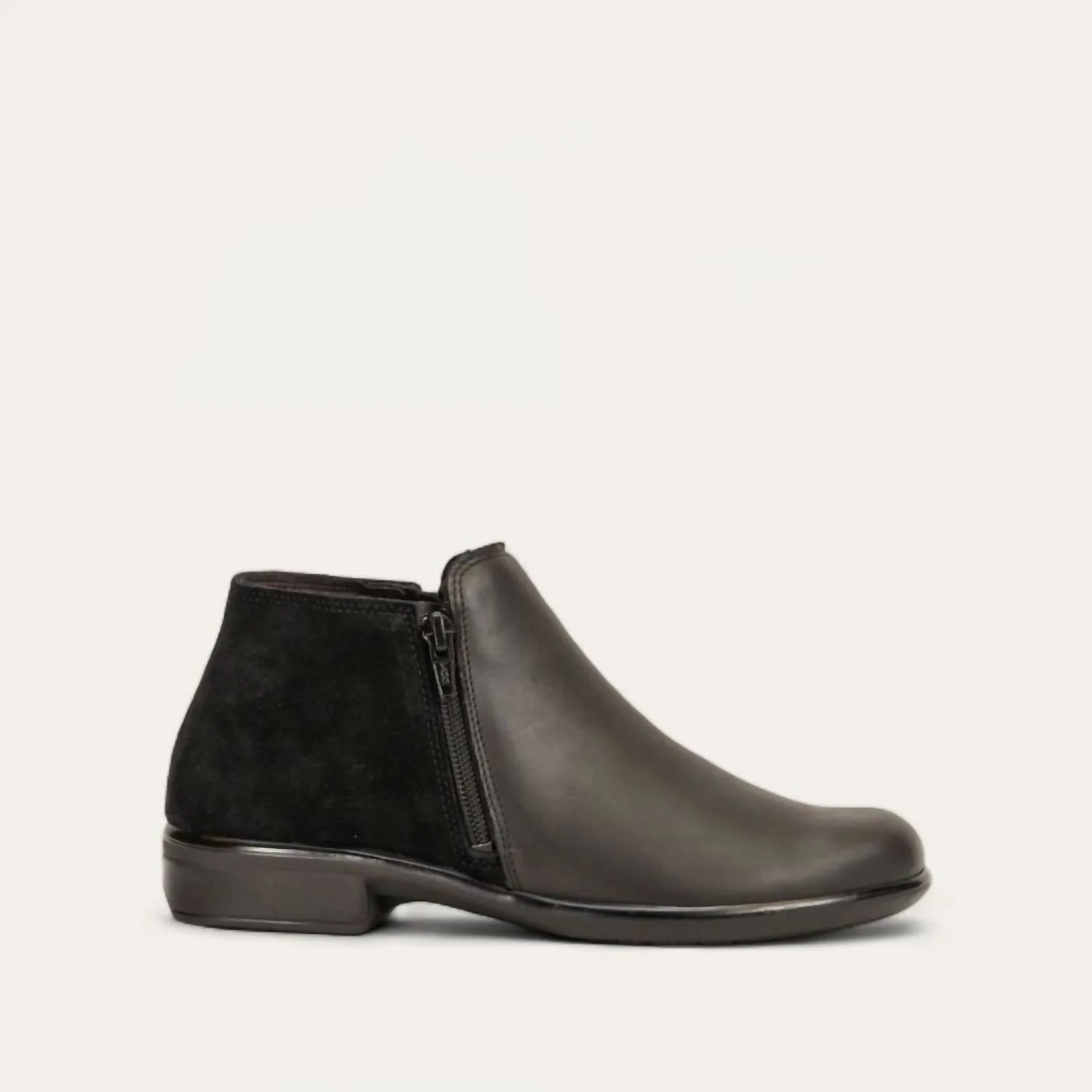 Women's Helm Boots In Black Raven