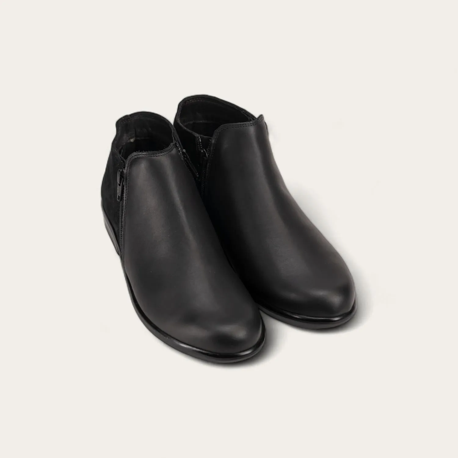 Women's Helm Boots In Black Raven