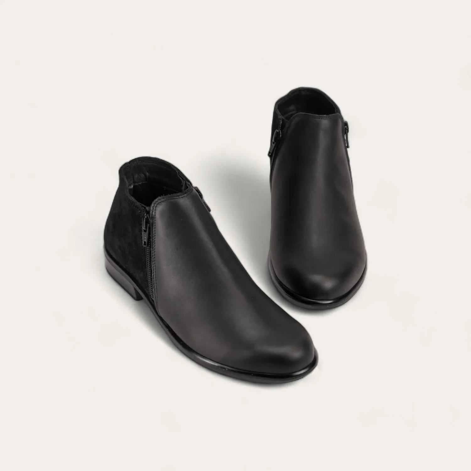 Women's Helm Boots In Black Raven