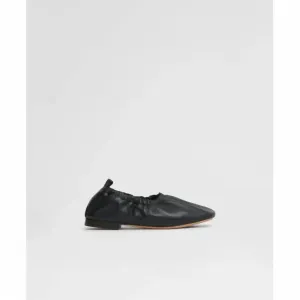 Women's Ruched Ballerina Shoe In Black
