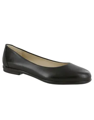 Women's Scenic Shoes - Medium In Black