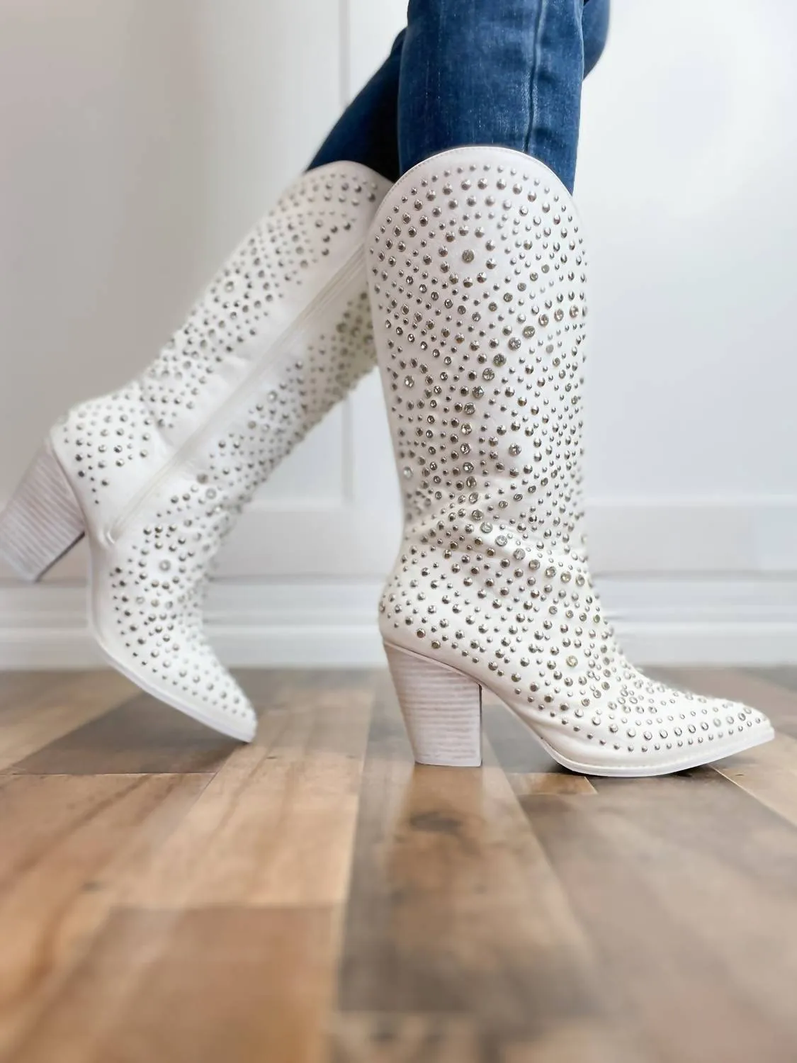 Women's Scootin Boots In White