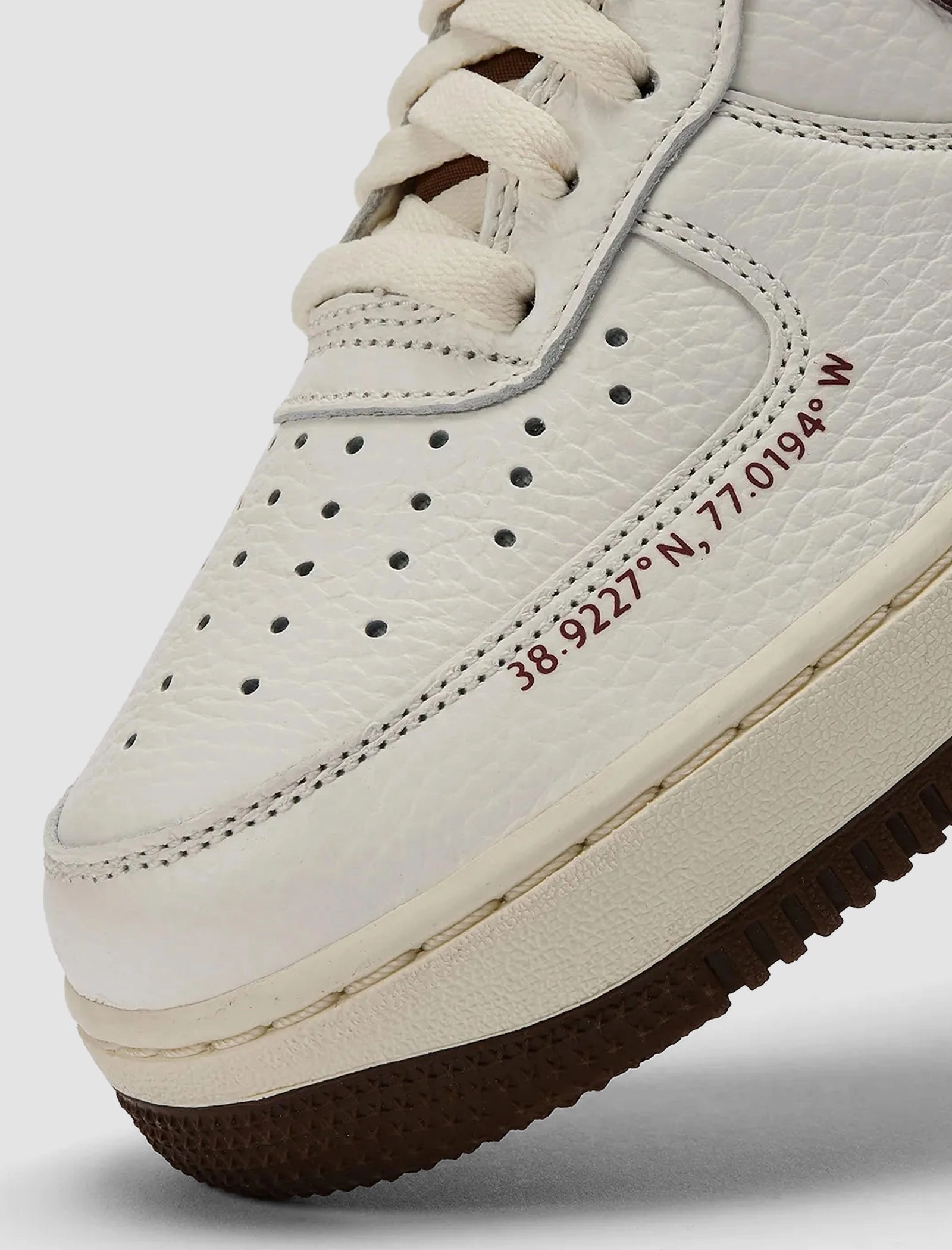 YARDRUNNER AIR FORCE 1 "SAIL/CACAO WOW/ COCONUT MILK" Nike sports sneakers