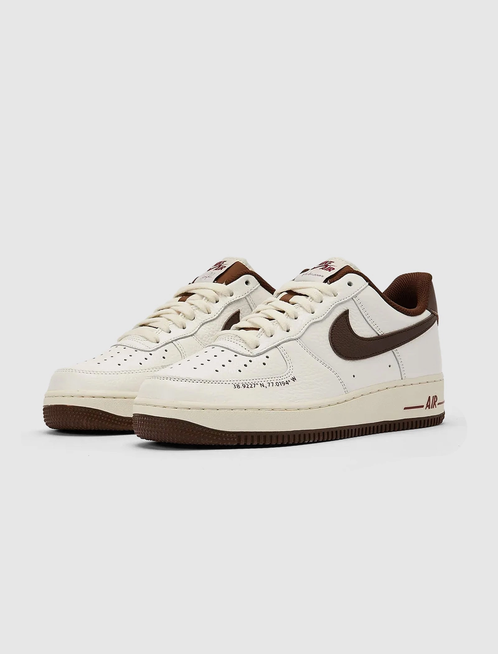 YARDRUNNER AIR FORCE 1 "SAIL/CACAO WOW/ COCONUT MILK" Nike sports sneakers
