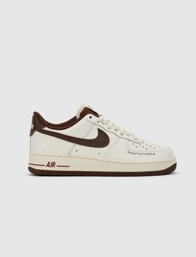 YARDRUNNER AIR FORCE 1 "SAIL/CACAO WOW/ COCONUT MILK" Nike lifestyle shoes with signature style