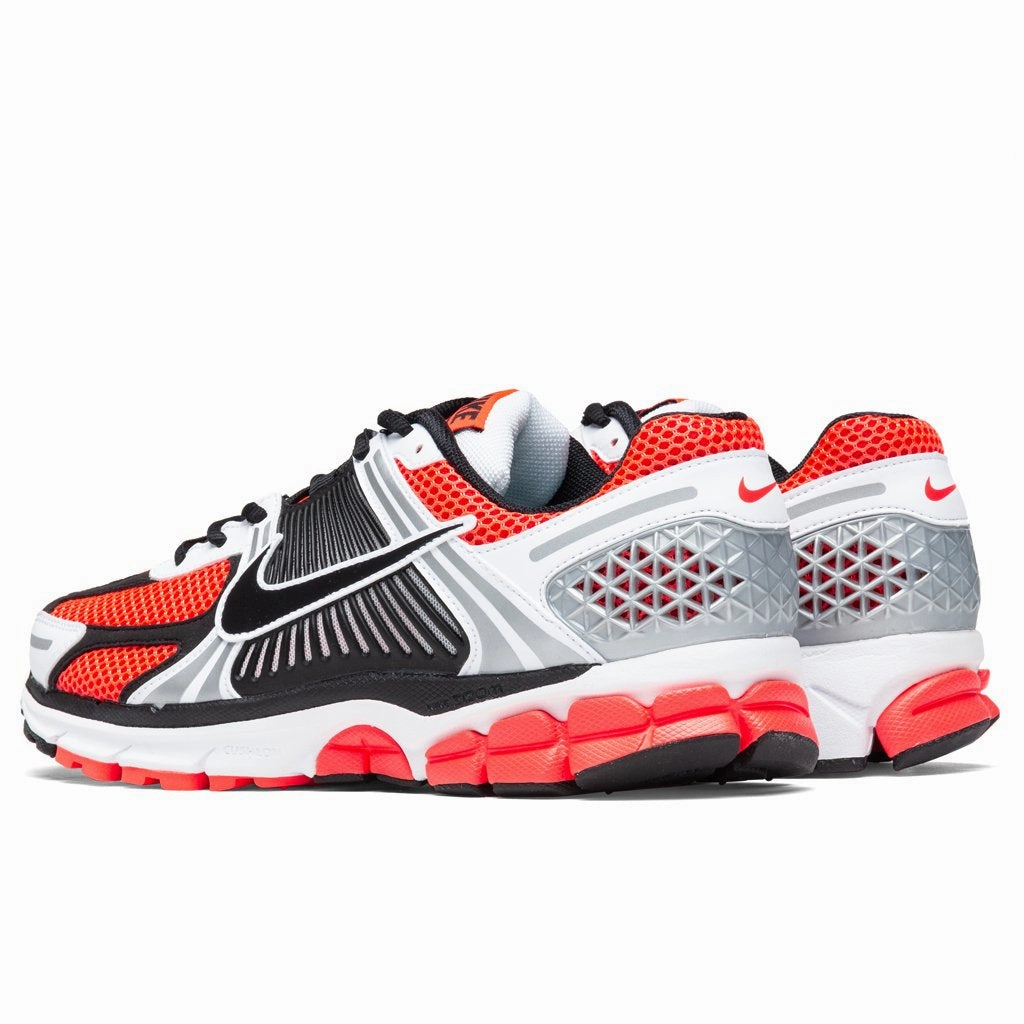 Zoom Vomero 5 SE - Bright Crimson/Black Nike Bold Logo Sneakers