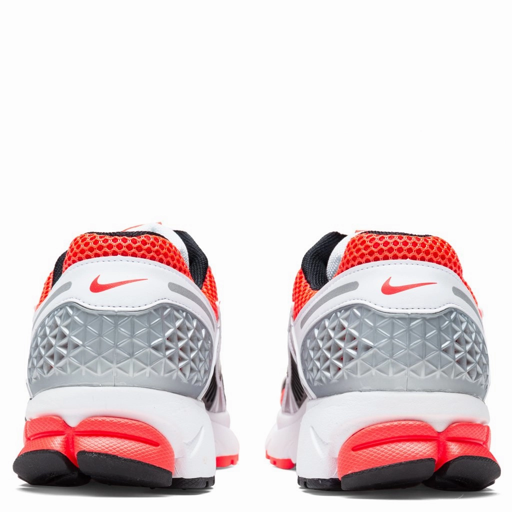 Zoom Vomero 5 SE - Bright Crimson/Black Nike Bold Logo Sneakers