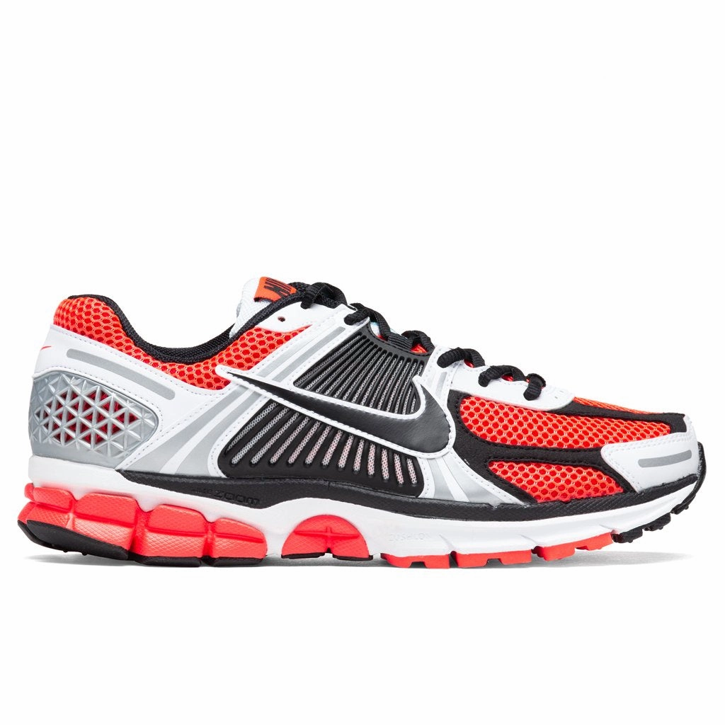 Zoom Vomero 5 SE - Bright Crimson/Black Nike fashion sneakers with bold branding
